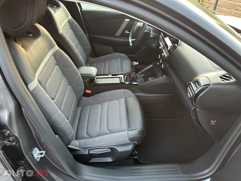 Citroen C4 PureTech 130 SHINE