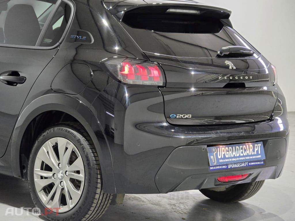 Peugeot E-208 50 kWh Style