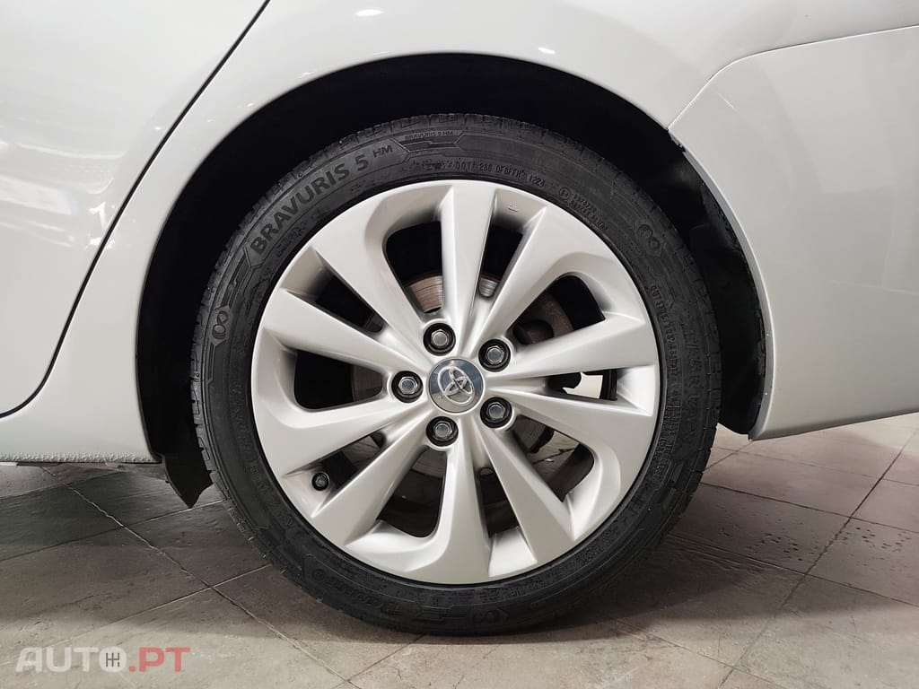 Toyota Auris Touring Sports 1.8 HSD Exclusive+Navi