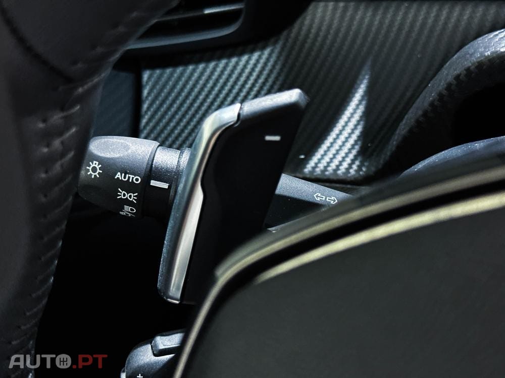 Peugeot 208 1.2 Hybrid Allure e-DCS6