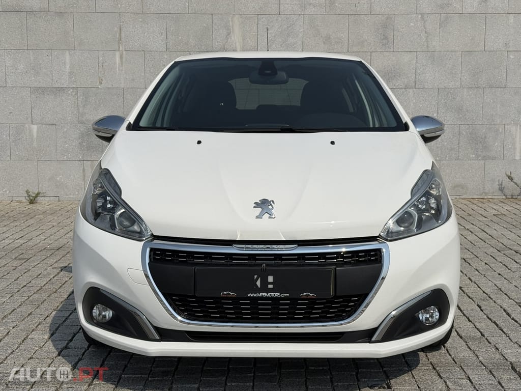 Peugeot 208 1.2 PureTech Signature