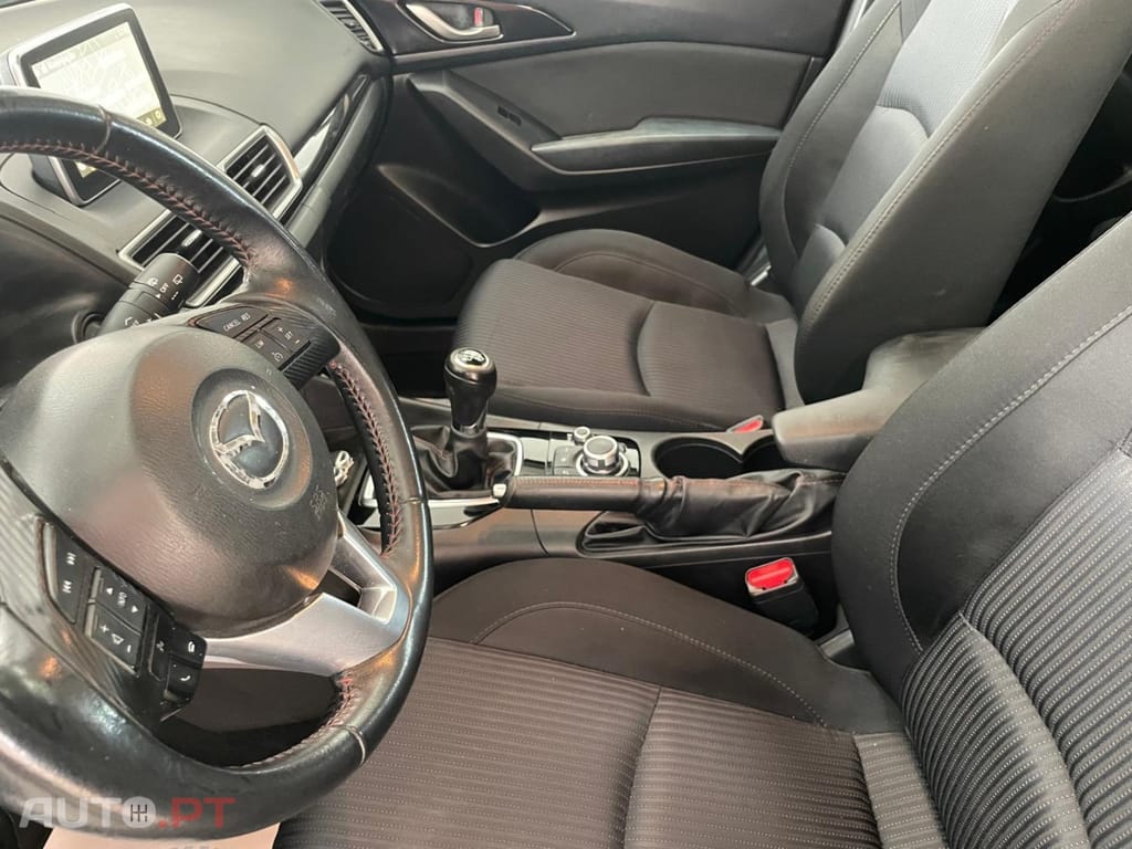 Mazda 3 1.5 Sky-D Evolve HS Navi
