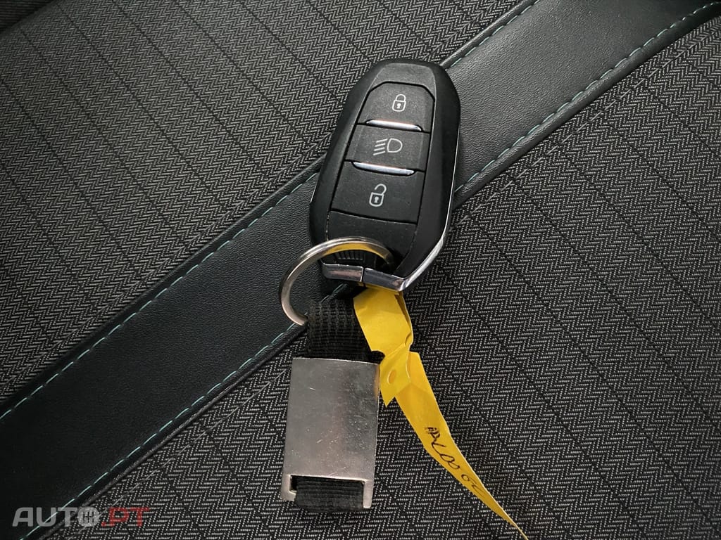 Peugeot E-208 50 kWh Allure Pack