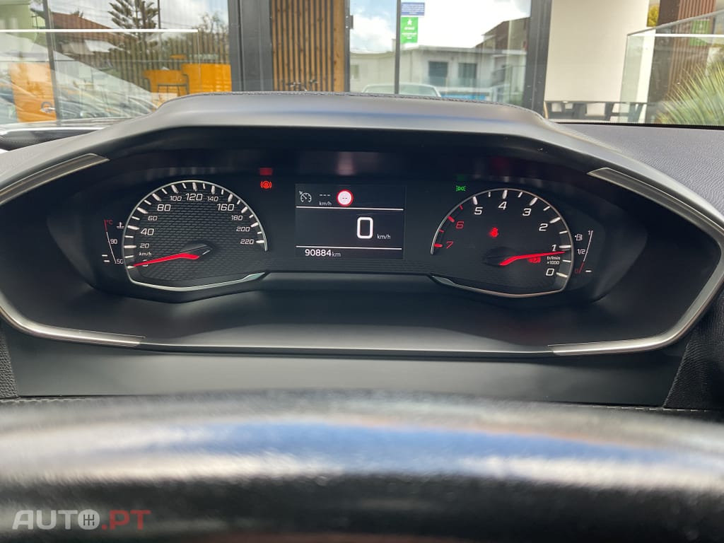 Peugeot 2008 1.2 PureTech Active Pack