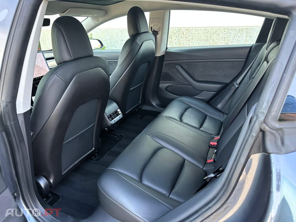 Tesla Model 3 Long-Range Dual Motor AWD