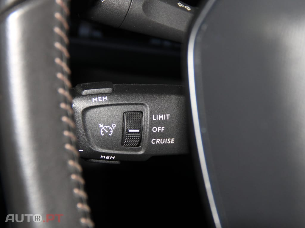 Peugeot 3008 1.5 BlueHDi Active