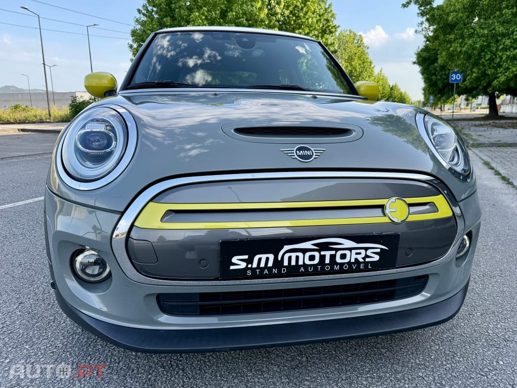 MINI Cooper Cooper SE Premium Essential
