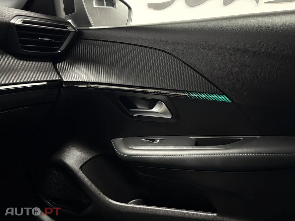 Peugeot 208 1.2 PureTech Allure EAT8