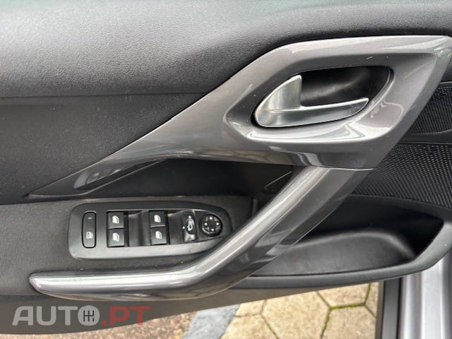 Peugeot 2008 1.6 BlueHDi Style