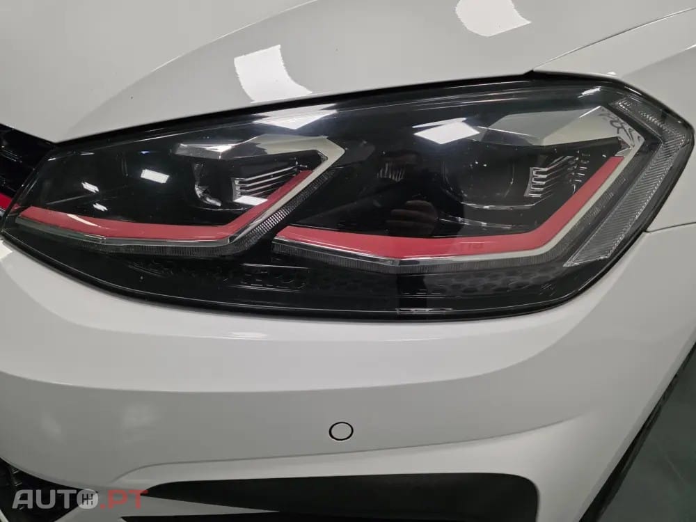 Volkswagen Golf 2.0 TSI GTI DSG Performance