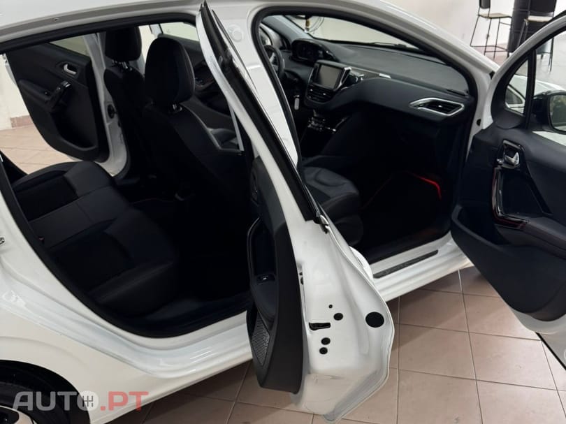 Peugeot 208 1.2 PureTech GT Line