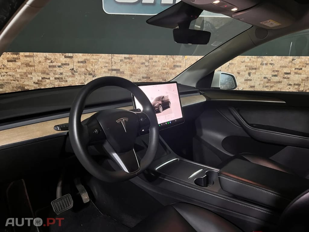 Tesla Model Y RWD