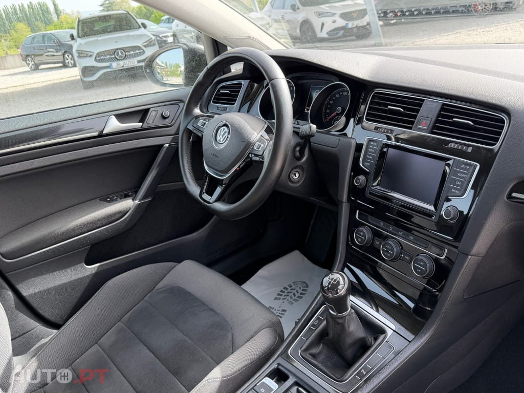 Volkswagen Golf 1.6 TDi Highline