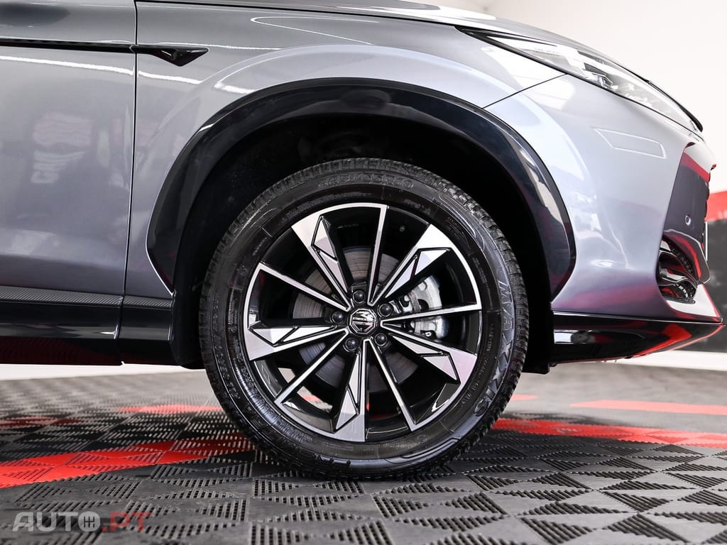 MG HS 1.5 T Luxury AT
