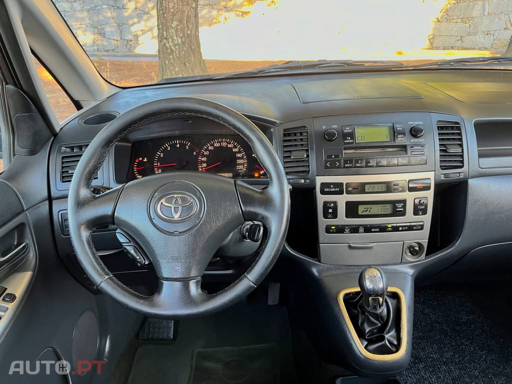 Toyota Corolla Verso 2.0 D-4D Sol