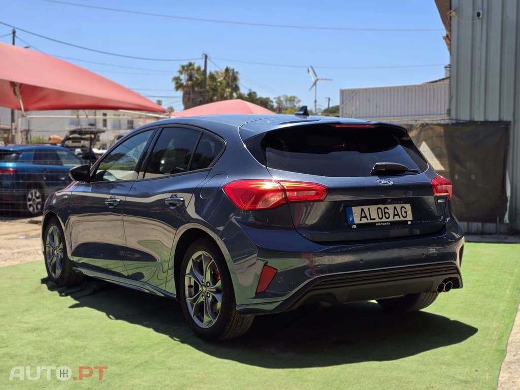 Ford Focus 1.0 EcoBoost Hybrid ST-LINE