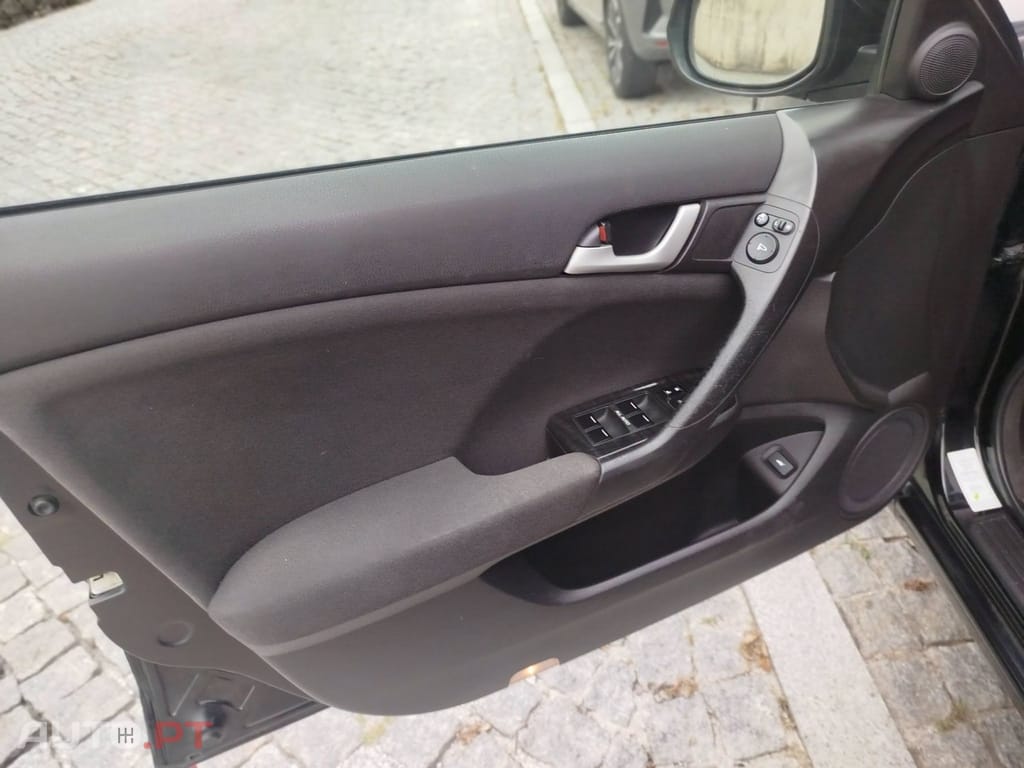 Honda Accord Tourer 2.2 i-DTEC Executive Top — fotografia 16