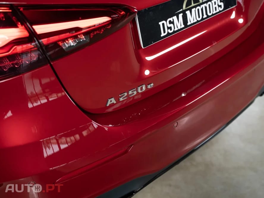 Mercedes-Benz A 250 e AMG Line