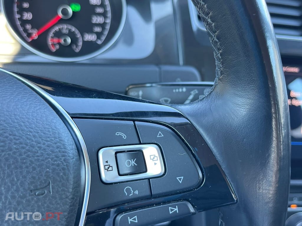 Volkswagen Golf 1.6 TDI R-Line DSG