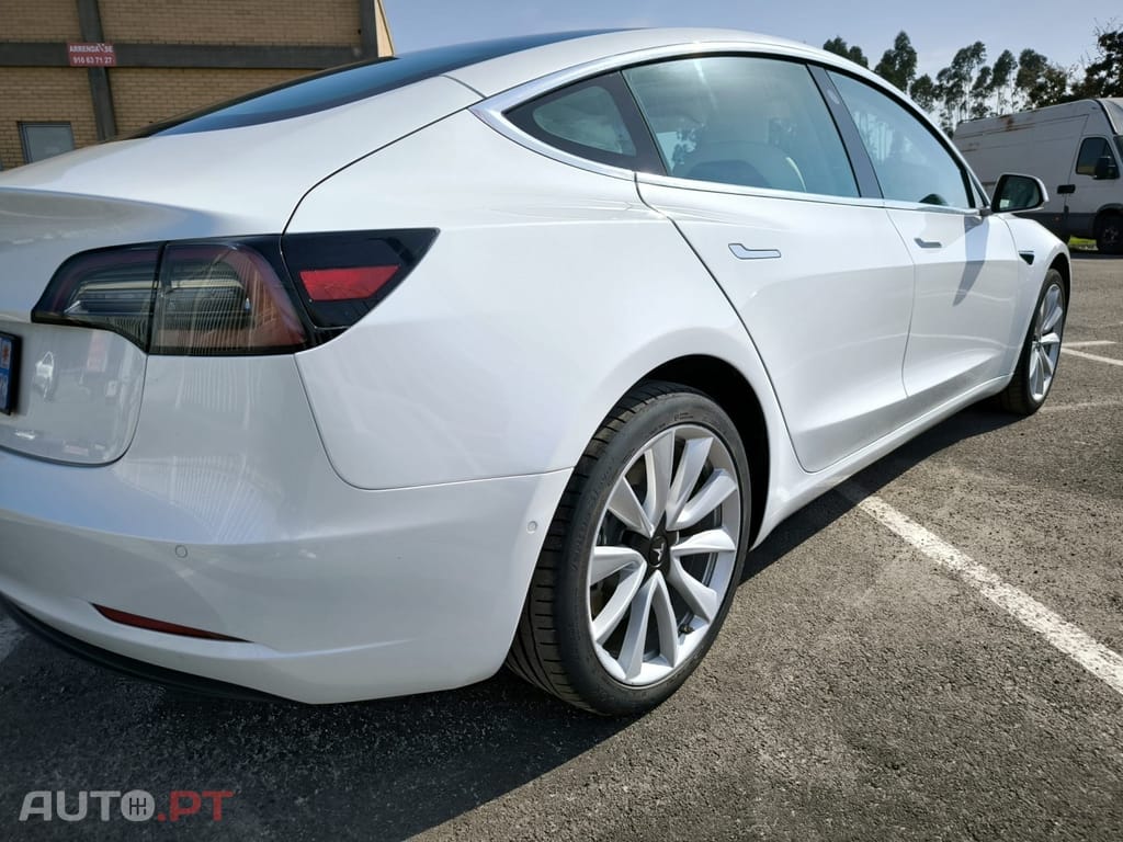 Tesla Model 3 Standard Range Plus RWD