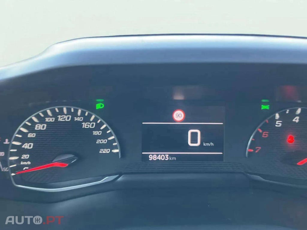 Peugeot 2008 1.2 PureTech Allure