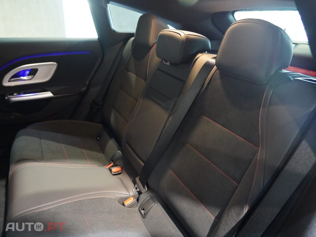Mercedes-Benz CLA 250 com tecnologia EQ