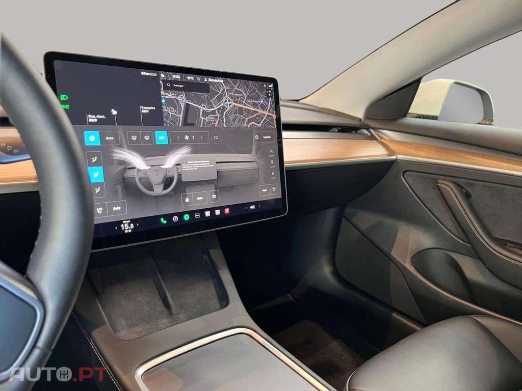 Tesla Model 3 Stander 
