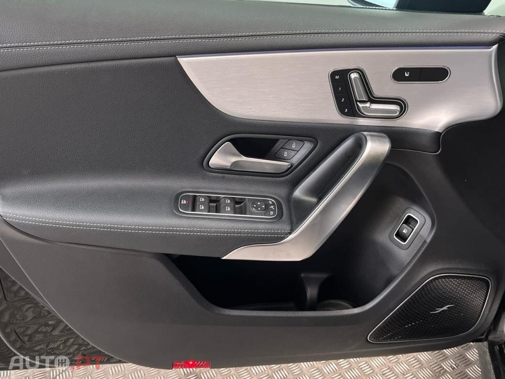 Mercedes-Benz A 250 e AMG Line