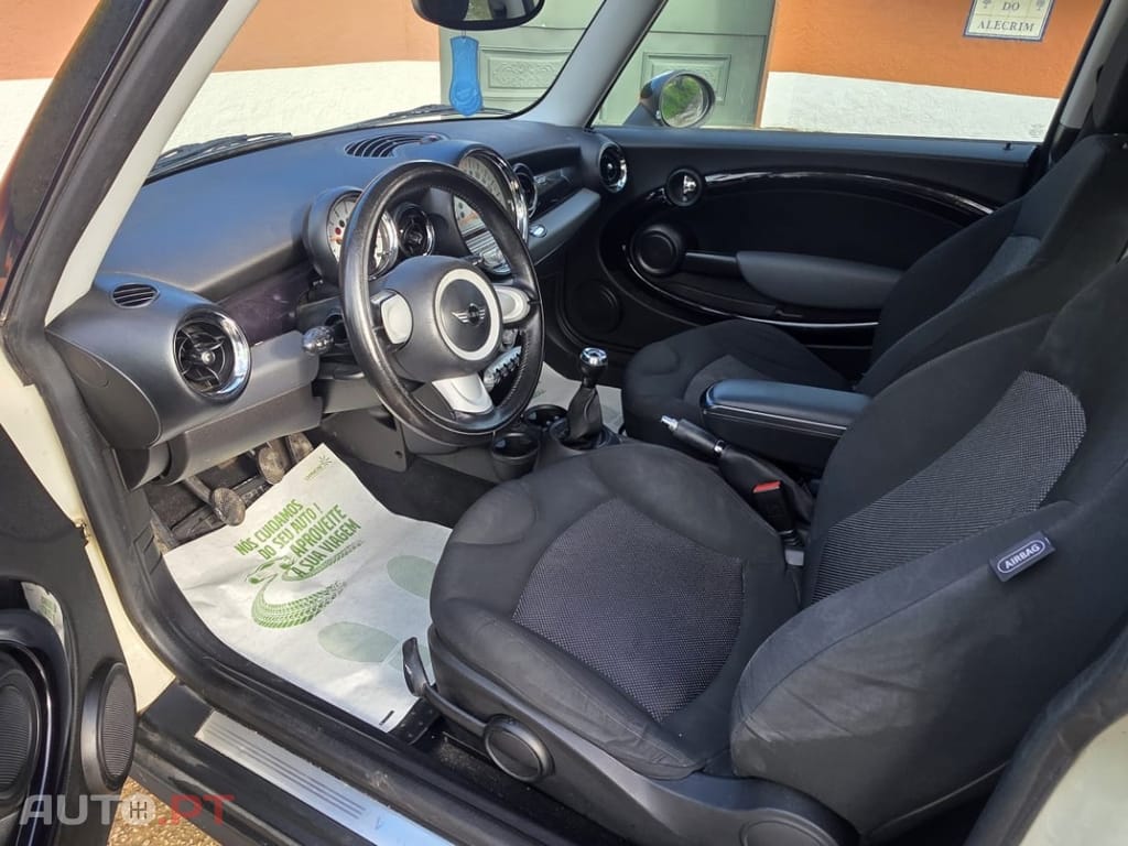 MINI Cooper Cooper D