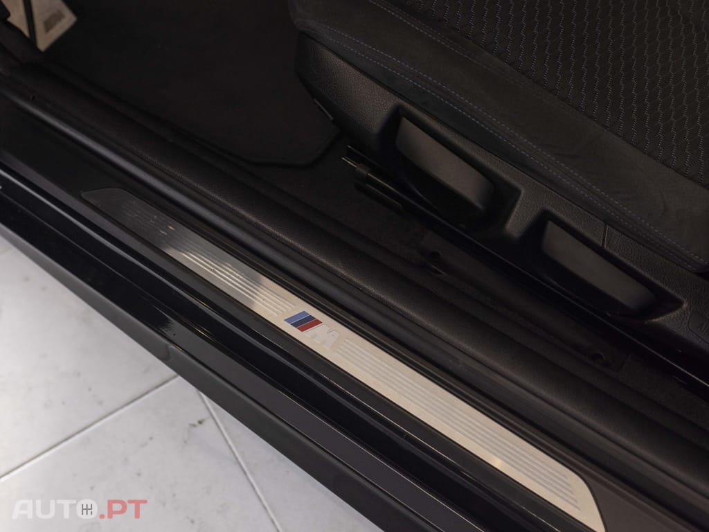 BMW 220 i Coupe Pack M