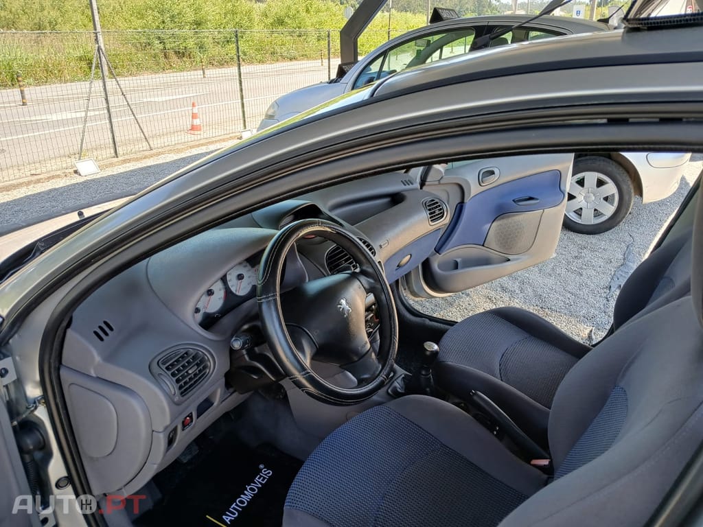 Peugeot 206 1.1