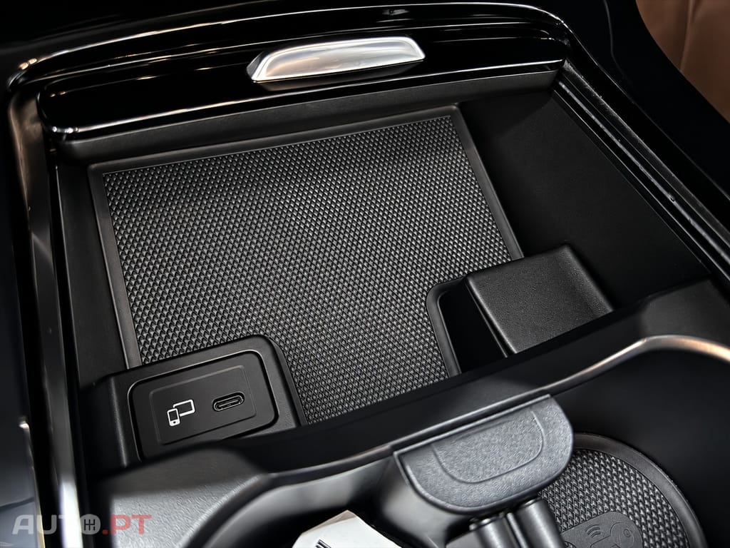 Mercedes-Benz A 250 e AMG Line