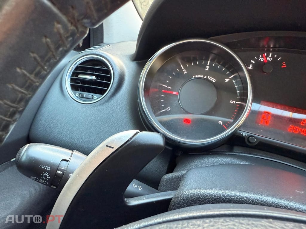 Peugeot 3008 1.6 HDi Executive CMP6