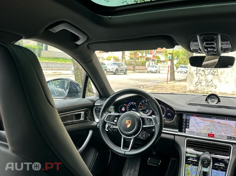 Porsche Panamera 4 E-Hybrid
