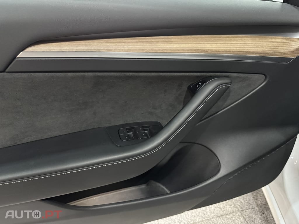 Tesla Model 3 Long Range Tração Integral