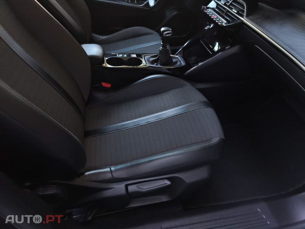 Peugeot 2008 1.2 PureTech Allure Pack