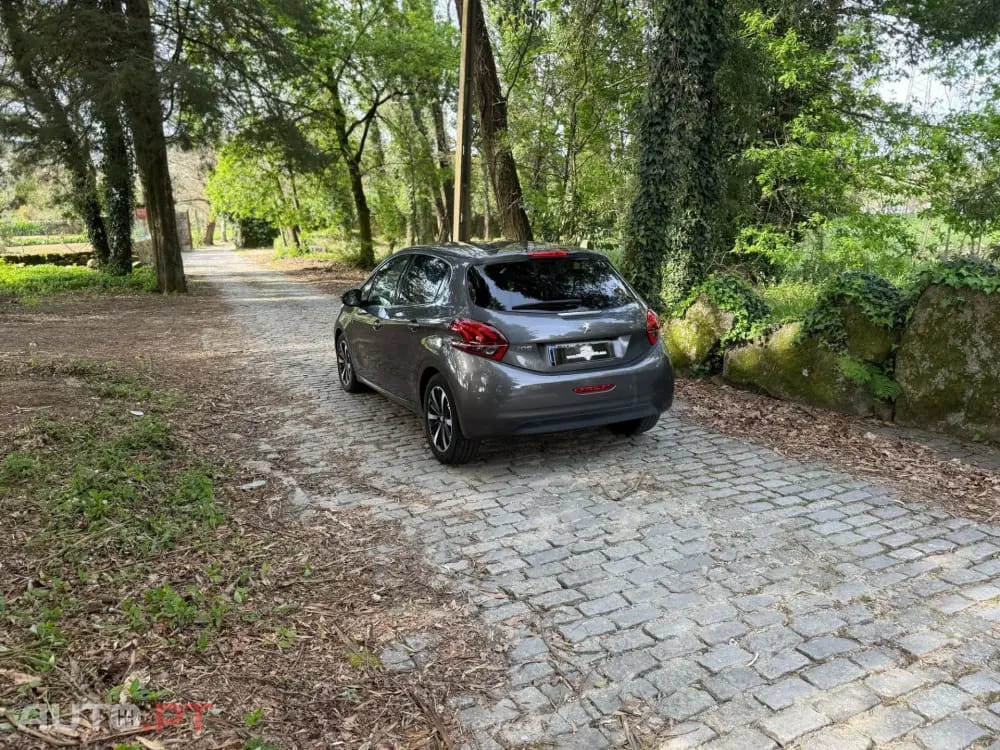 Peugeot 208 PureTech 82 Start & Stop Allure