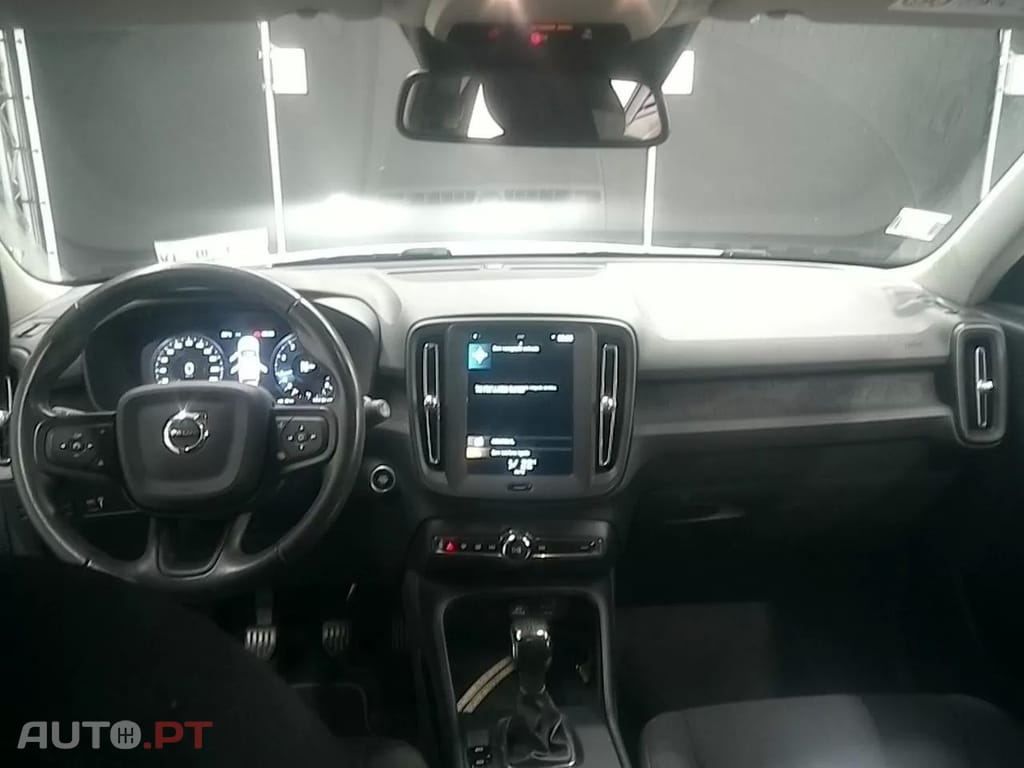 Volvo XC40 1.5 T2 Momentum Core