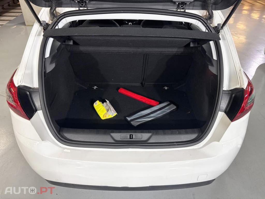 Peugeot 308 1.5 BlueHDi Business Line