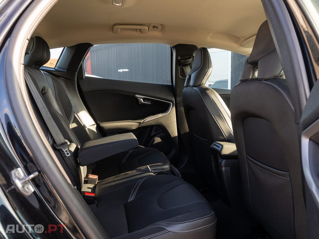 Volvo V40 2.0 D3 Momentum