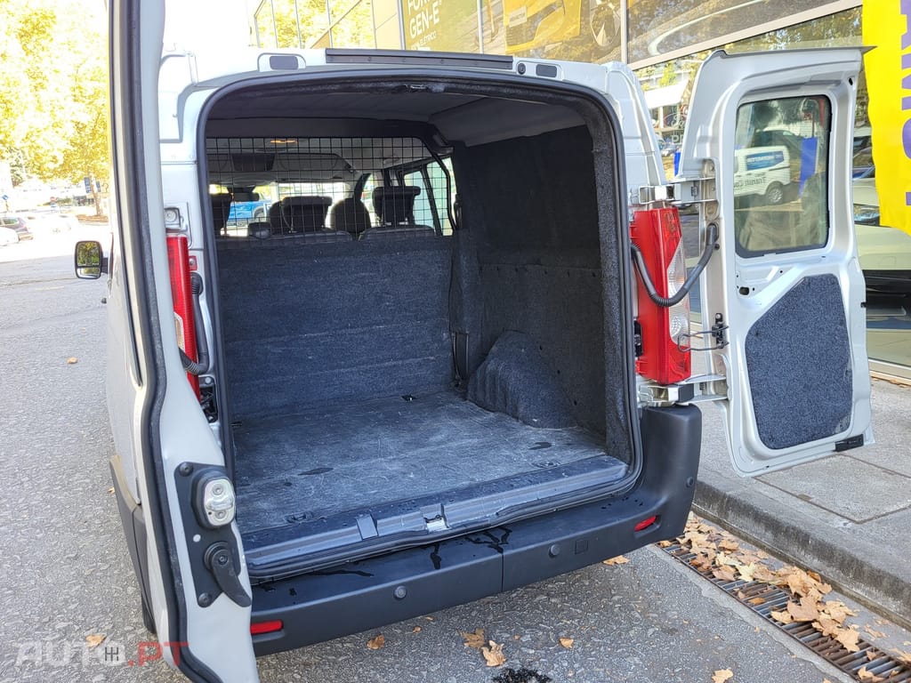 Peugeot Expert 2.0 HDi L2H1 Semi-Vidrado