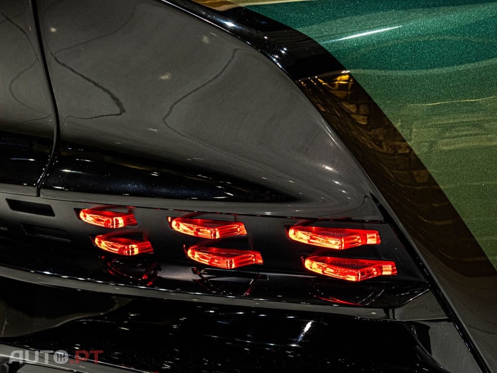 Aston Martin Volante VALOUR