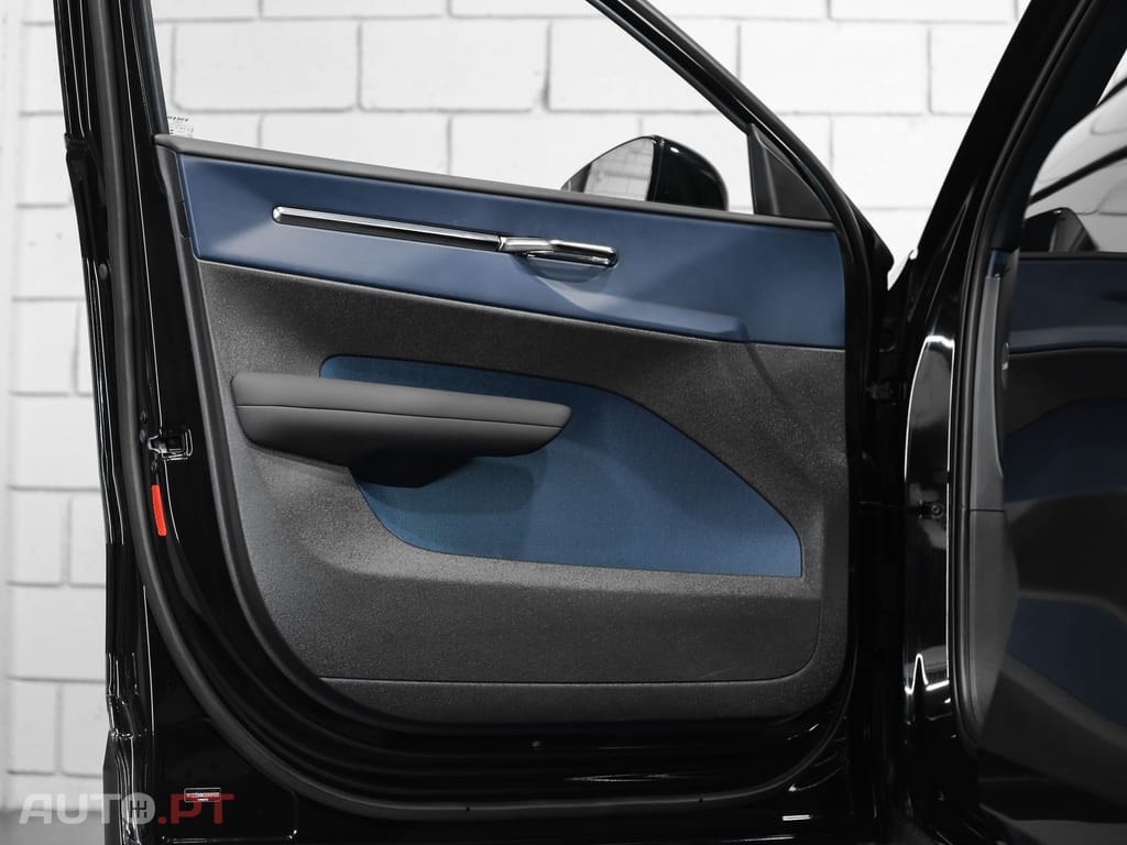 Volvo EX30 69 kWh Twin Motor Plus