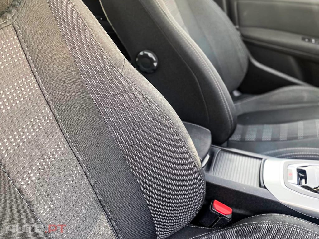 Peugeot 308 1.6 e-HDi Allure J17