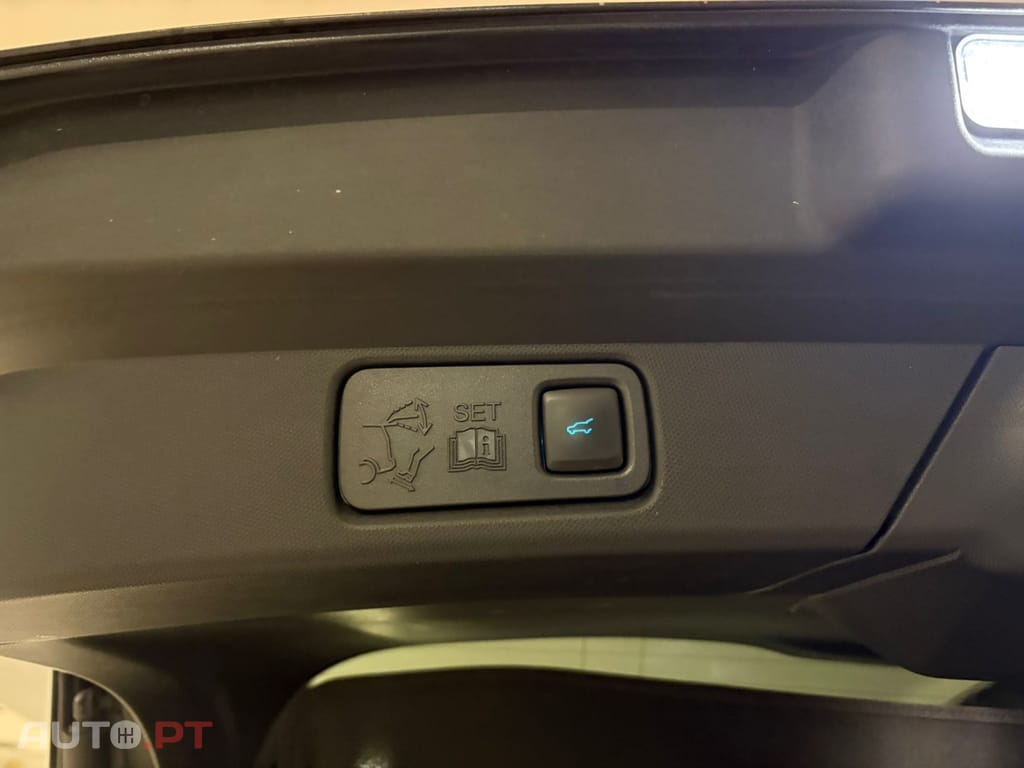 Ford Mustang Mach-E Alargada