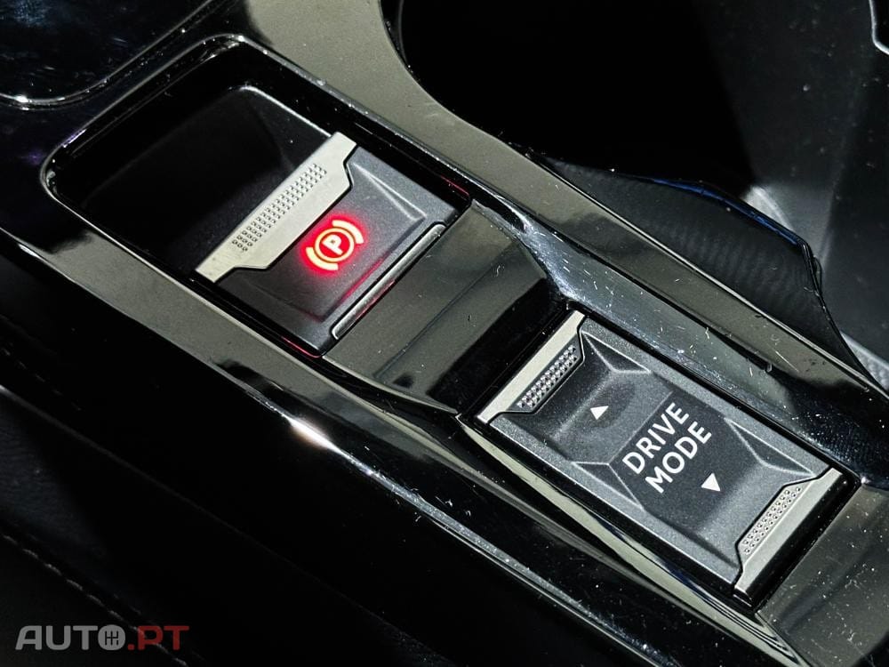Peugeot E-2008 54 kWh GT