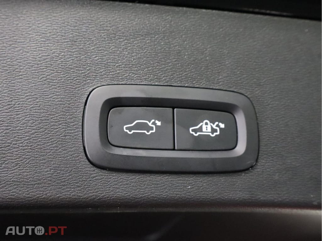 Volvo XC40 1.5 T4 211 Core PG HYBRID