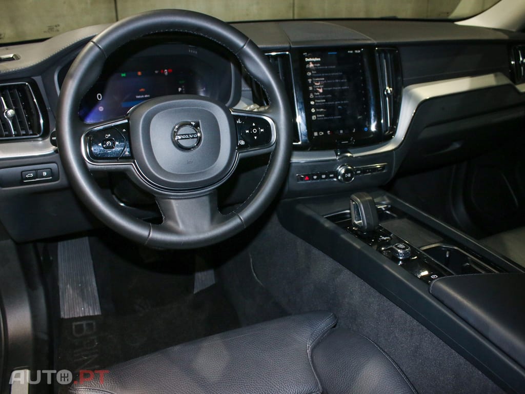 Volvo XC60 2.0 T6 PHEV Plus Dark AWD