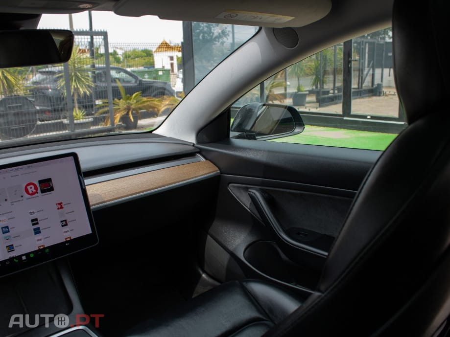 Tesla Model 3 Standard Range Plus RWD