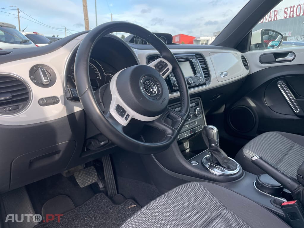 Volkswagen New Beetle 1.6 TDi DSG